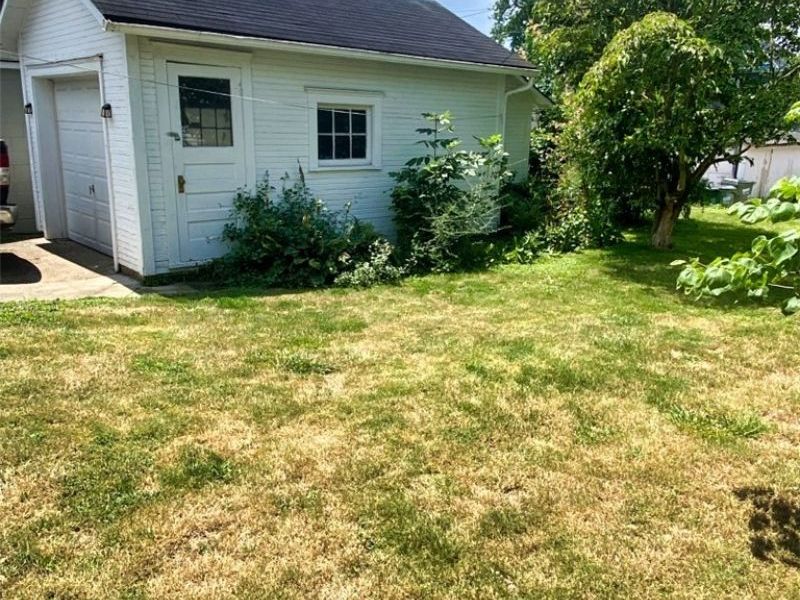 341 Hamilton Avenue , Coshocton, OH 43812 Photo 4