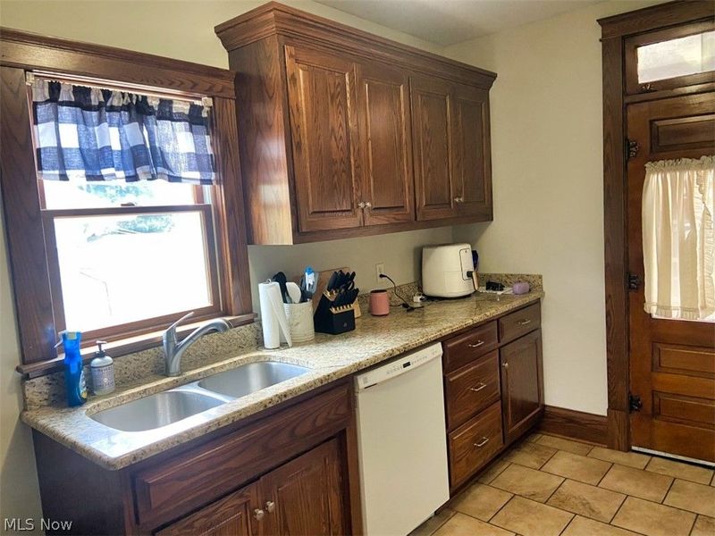 341 Hamilton Avenue , Coshocton, OH 43812 Photo 6