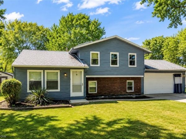 209 Oakwood Lane , Seville, OH 44273
