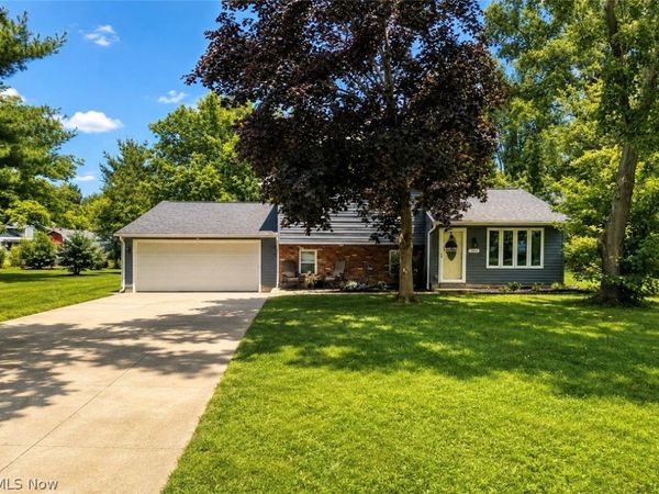 209 Oakwood Lane, Seville, OH 44273