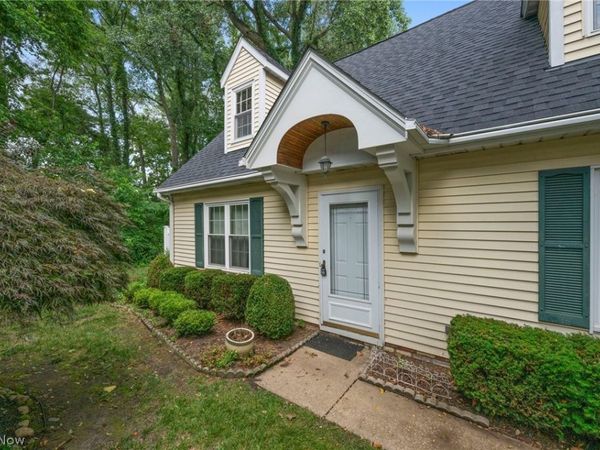 6724 Connecticut Colony Circle , Mentor, OH 44060