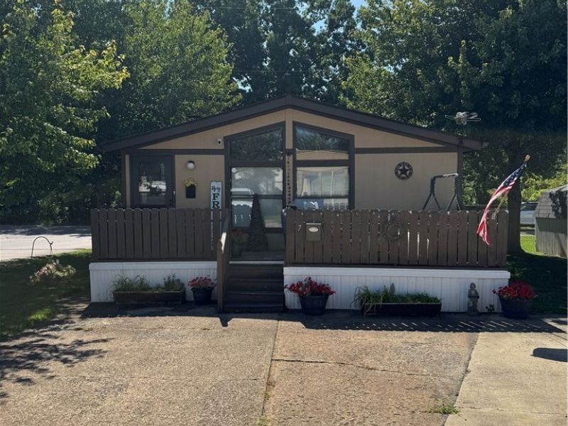 7 Westwoods, Amherst, OH 44001 Photo 2