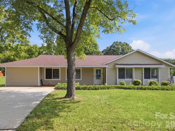 416 King John Circle , Gastonia, NC 28056