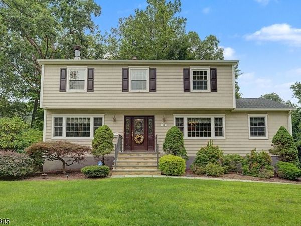 34 Cavell Place, West Caldwell, NJ 07006