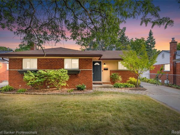 15240 Grovedale Street, Roseville, Mi 48066