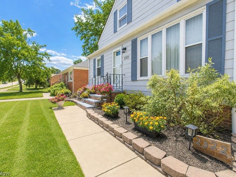 2322 Larchmont Drive, Wickliffe, OH 44092 Photo 3