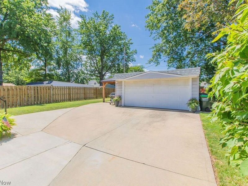 2322 Larchmont Drive, Wickliffe, OH 44092 Photo 5