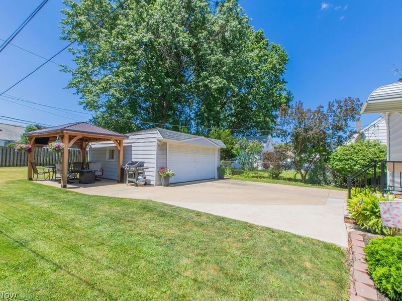2322 Larchmont Drive, Wickliffe, OH 44092 Photo 6