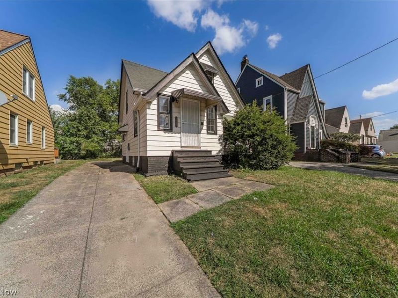 3995 E 154th Street, Cleveland, OH 44128 Photo 2