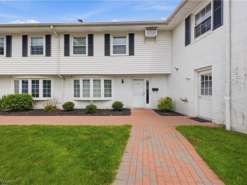 7 Meadowlawn Drive, Unit 20, Mentor, OH 44060 Photo 1