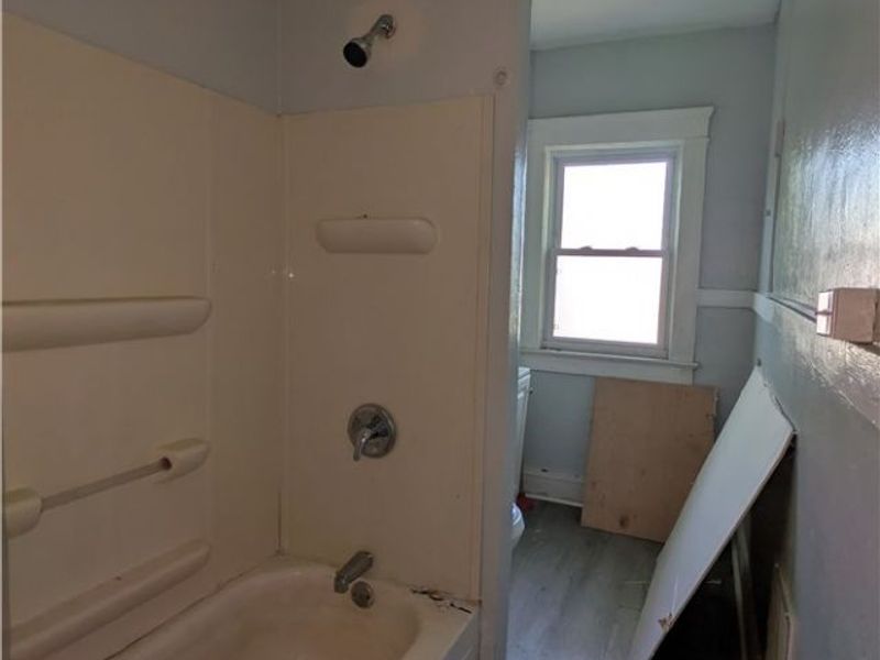 9013 Harris Avenue, Cleveland, OH 44104 Photo 17