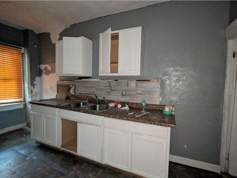 9013 Harris Avenue, Cleveland, OH 44104 Photo 5