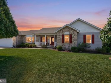 29 LOTTIE LANE , NEW OXFORD, PA 17350