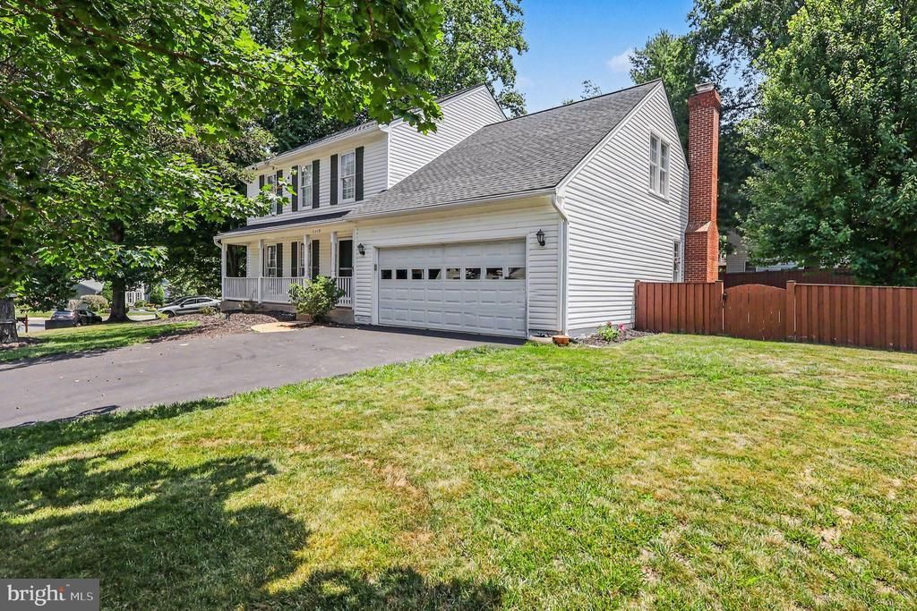 8019 Oak Bridge Lane, Fairfax Station, VA 22039 Main Photo