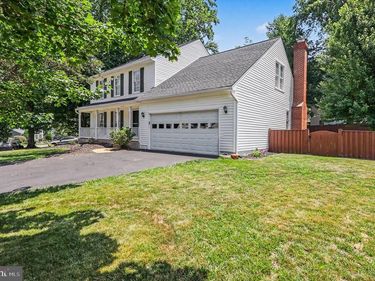 8019 OAK BRIDGE LANE, FAIRFAX STATION, VA 22039