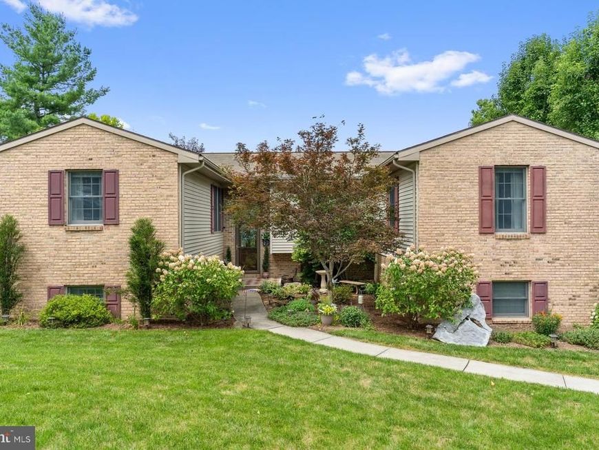 228 N Duke Street, Hummelstown, PA 17036 Main Photo