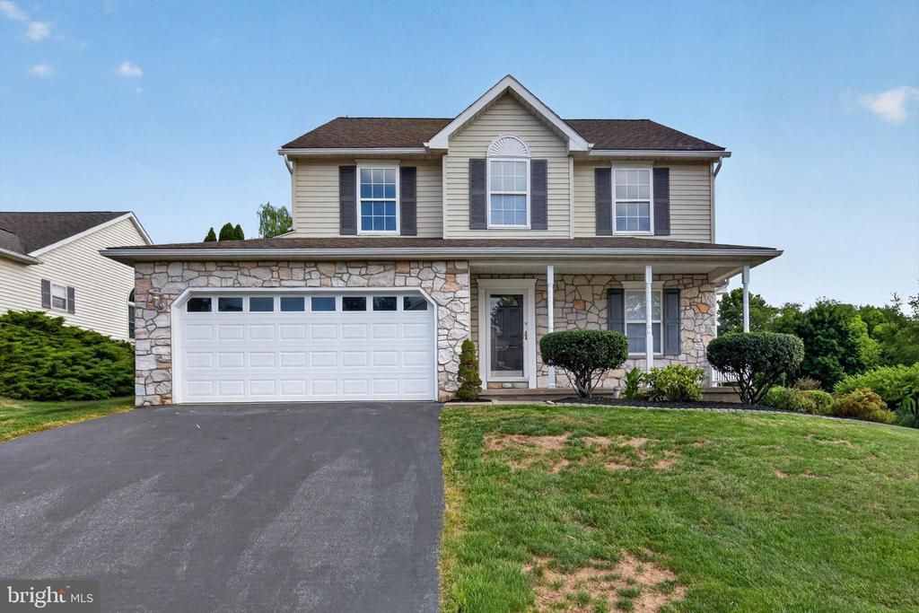 624 BARTLETT DRIVE , DALLASTOWN, PA 17313