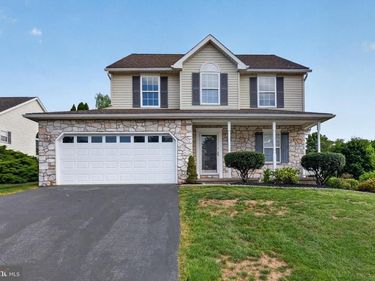 624 BARTLETT DRIVE, DALLASTOWN, PA 17313