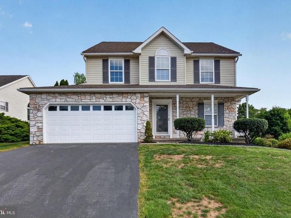 624 BARTLETT DRIVE , DALLASTOWN, PA 17313