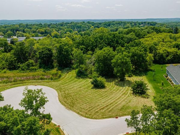 Lt22 LEGEND CLUBS COURT, Waukesha, WI 53189