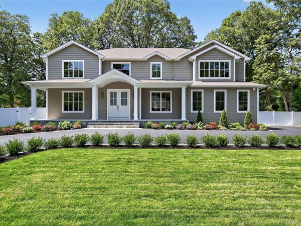 654 Caledonia Road , Dix Hills, NY 11746