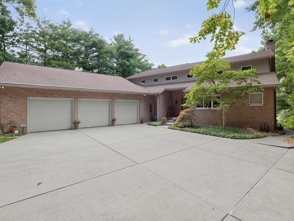 53820 Crystal Creek Lane, Elkhart, IN 46514