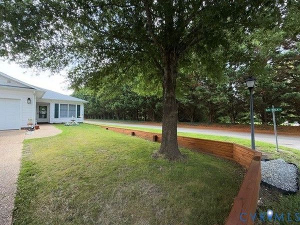 10 Bay Court , Kilmarnock, VA 22482