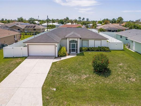 610 SE 21st LN , CAPE CORAL, FL 33990