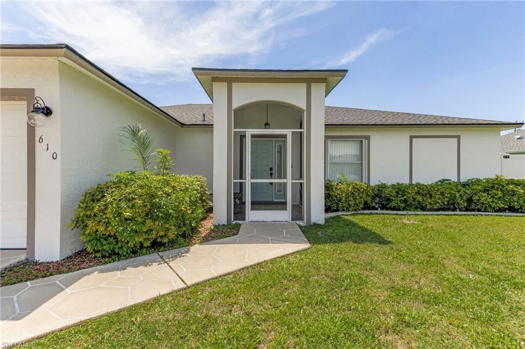 610 SE 21st Ln , Cape Coral, FL 33990 Photo