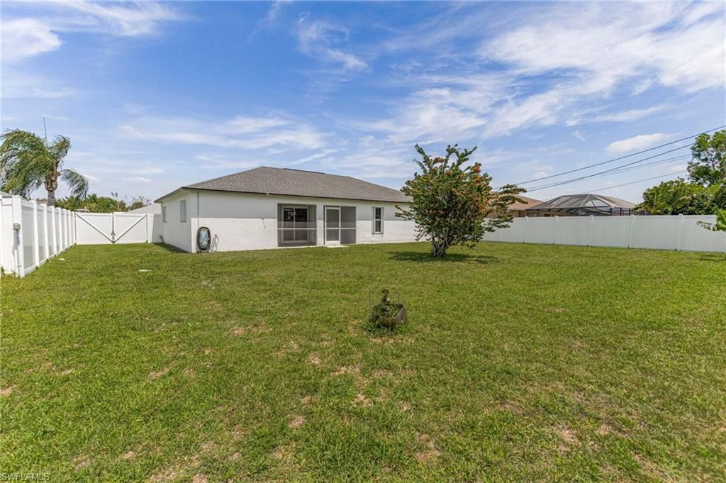 610 SE 21st Ln , Cape Coral, FL 33990 Photo