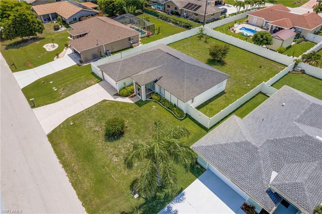 610 SE 21st Ln , Cape Coral, FL 33990 Photo