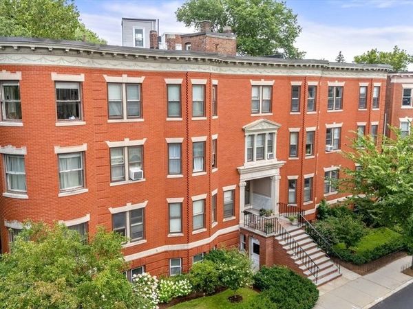 16 Garrison Road, Unit 7A, Brookline, MA 02445