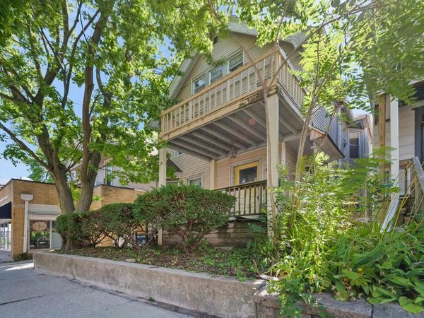1972 N Farwell AVENUE, Milwaukee, WI 53202