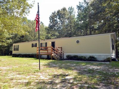 1885 Lake Elliot Road , Cassatt, SC 29032