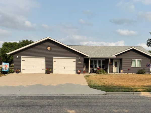 326 Rock River Drive, Edgerton, MN 56128