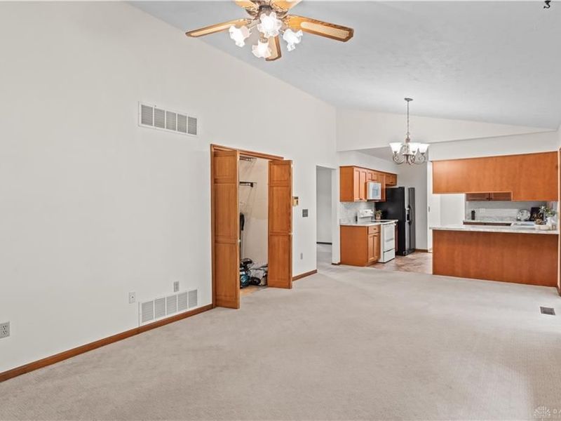 6436 Manete Street, Springfield, OH 45502 Photo 12