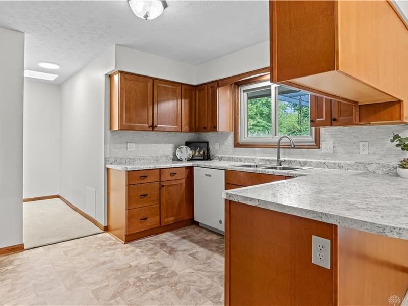 6436 Manete Street, Springfield, OH 45502 Photo 8