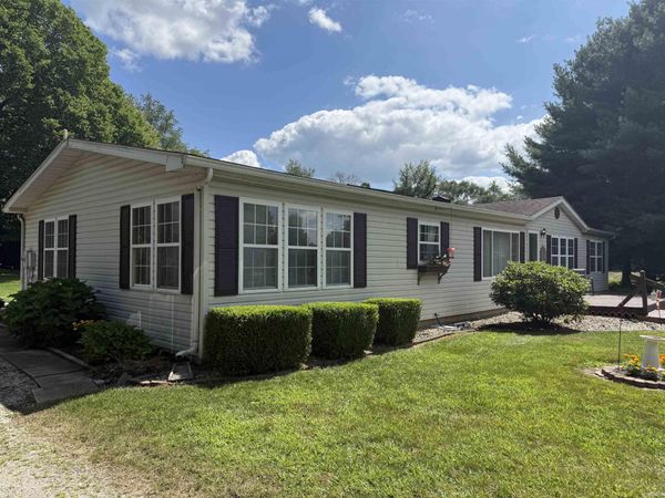 23880 Roosevelt Road, South Bend, IN 46614