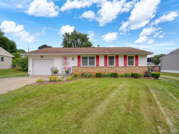 5574 Dogwood Drive, Jackson, MI 49201