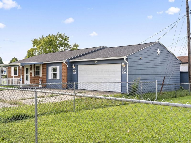 839 Bradwell Drive , Columbus, OH 43207 Photo 2