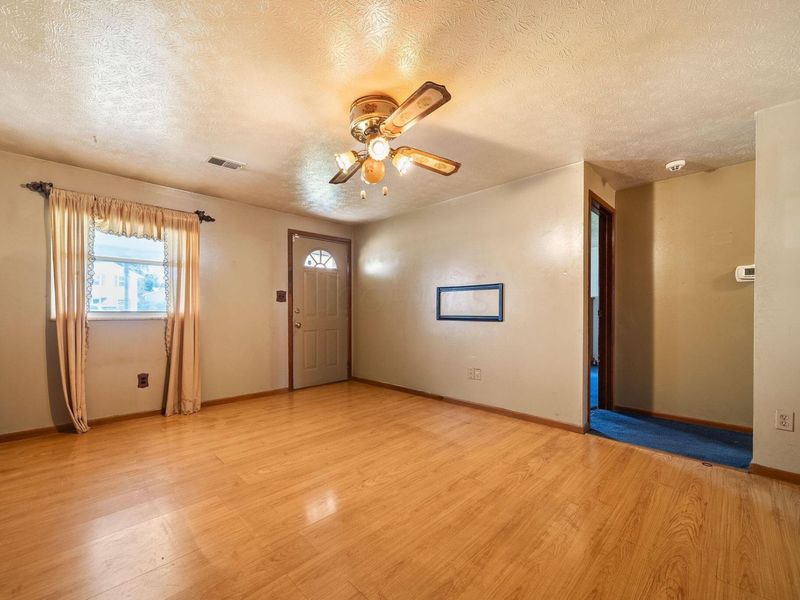 839 Bradwell Drive , Columbus, OH 43207 Photo 8