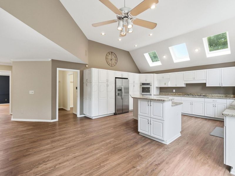 660 Broadsworth Court , Powell, OH 43065 Photo 24