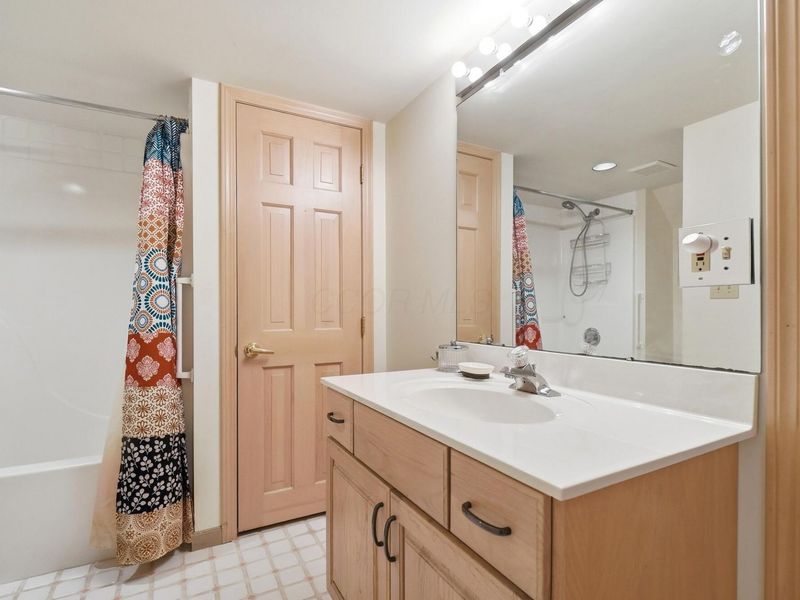 660 Broadsworth Court , Powell, OH 43065 Photo 65