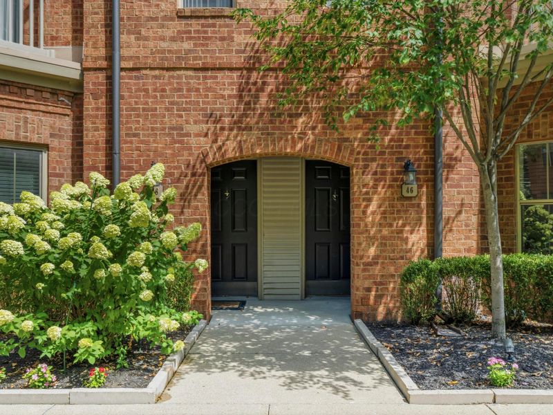 46 Victorian Gate Way, Columbus, OH 43215 Photo 2