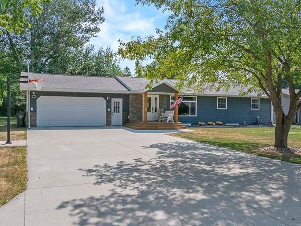 405 S Lake Street, Hendricks, MN 56136