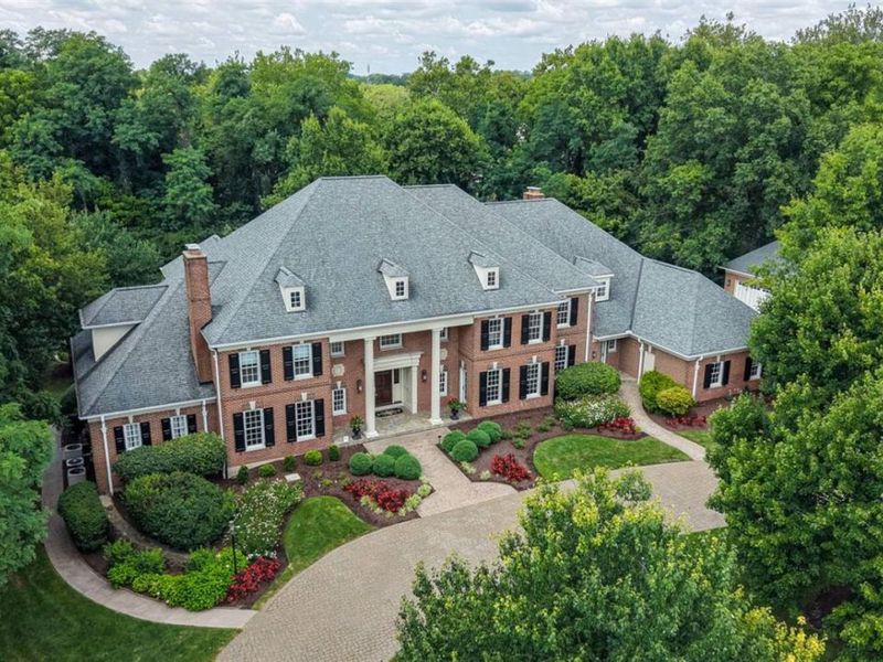 6655 Alberly Lane, Cincinnati, OH 45243 Photo 2