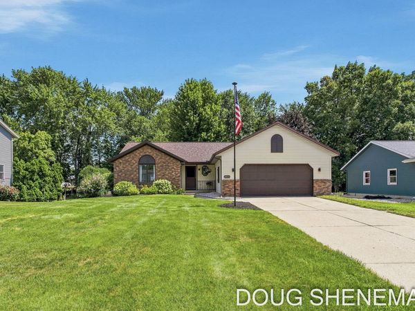 6632 City View Drive, Hudsonville, MI 49426