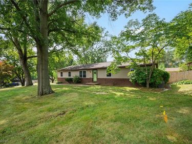 5760 Canterbury Road, New Franklin, OH 44319