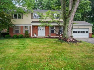 2393 Woodpark Road, Fairlawn, OH 44333