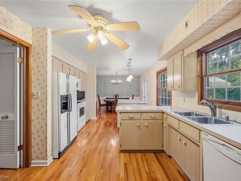 2393 Woodpark Road, Fairlawn, OH 44333 Photo 9